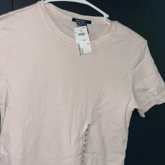 NWT.  Favorite T Tshirt - Picture 2 of 2